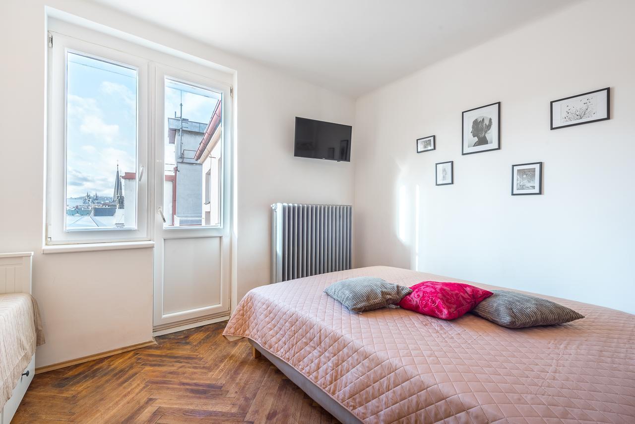 Bellagio Apartment B Praha Bagian luar foto