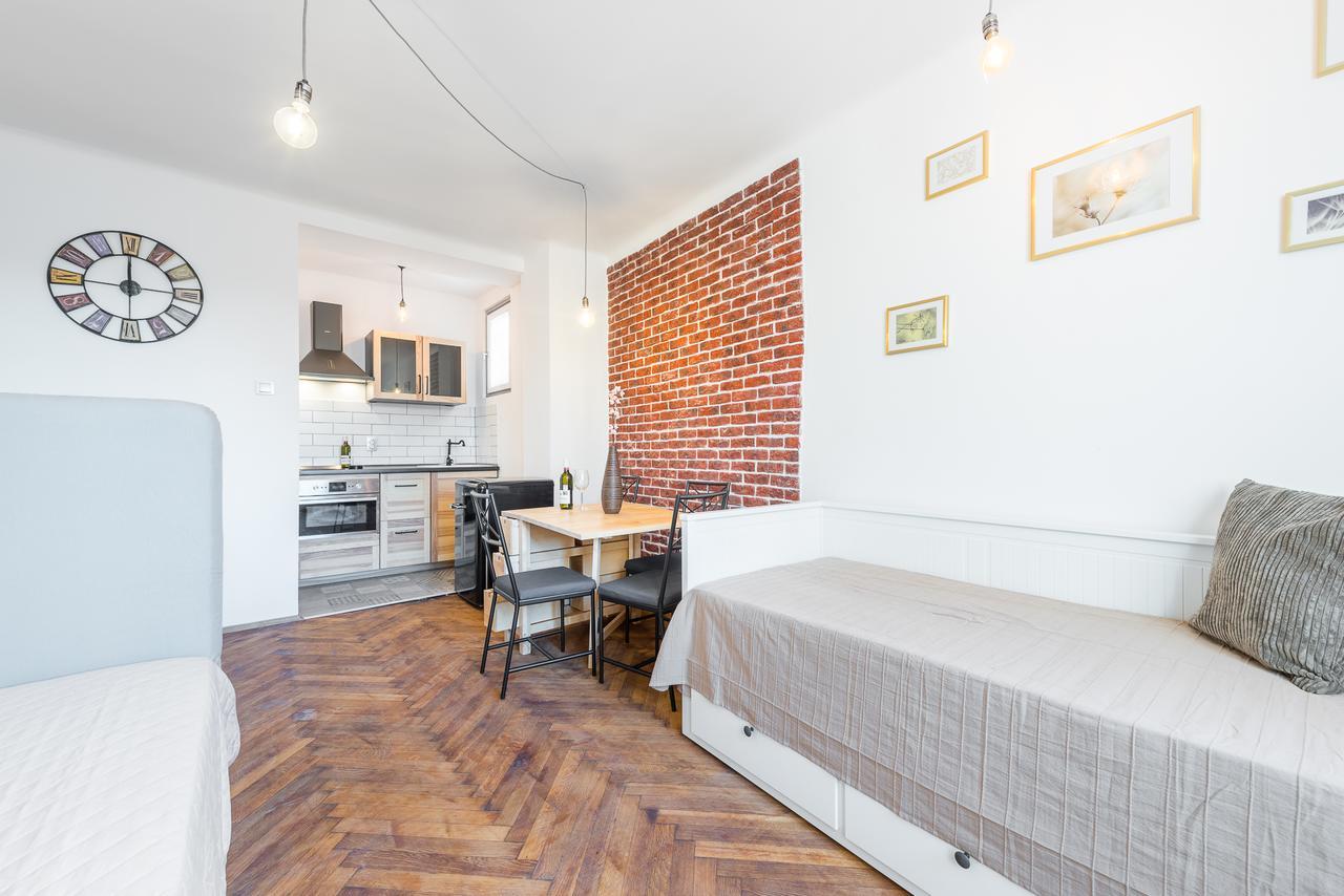 Bellagio Apartment B Praha Bagian luar foto